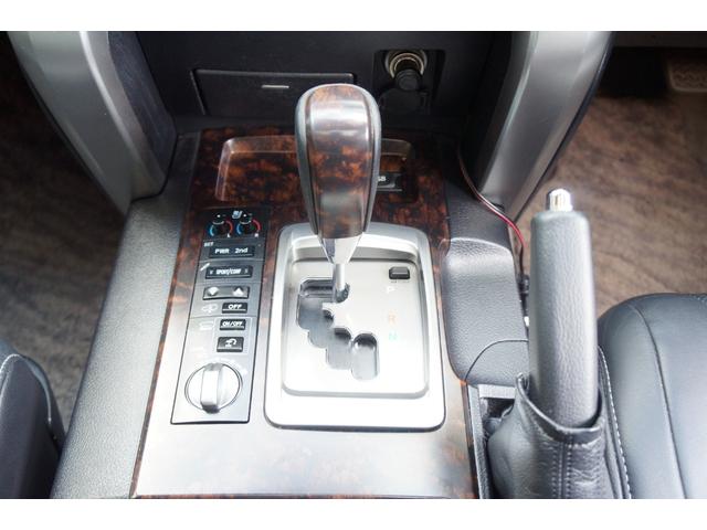 ランドクルーザー ＺＸ　ＨＩＤ　黒革シート　１・２列ヒーター＋Ｆベンチレーション　純正ＨＤＤナビ＋地デジ　３６０°カメラ　後席電動スライド　電動格納３ｒｄシート　電動Ｒゲート　オートライト　チルト＆スライディングガラスＳ／Ｒ（29枚目）