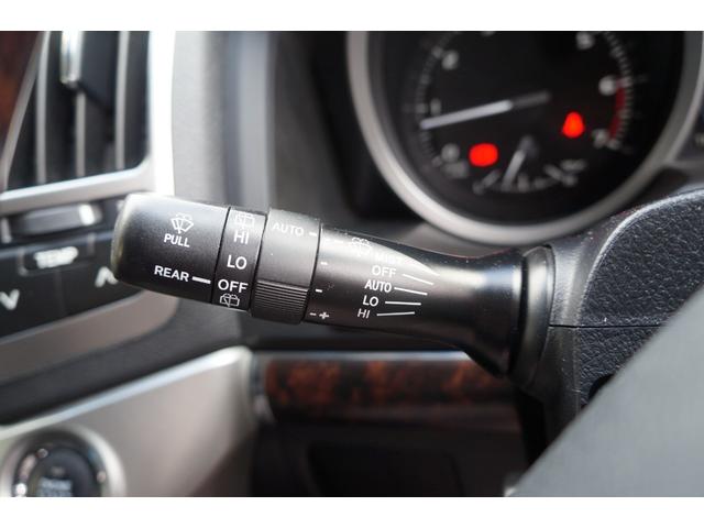 ランドクルーザー ＺＸ　ＨＩＤ　黒革シート　１・２列ヒーター＋Ｆベンチレーション　純正ＨＤＤナビ＋地デジ　３６０°カメラ　後席電動スライド　電動格納３ｒｄシート　電動Ｒゲート　オートライト　チルト＆スライディングガラスＳ／Ｒ（32枚目）