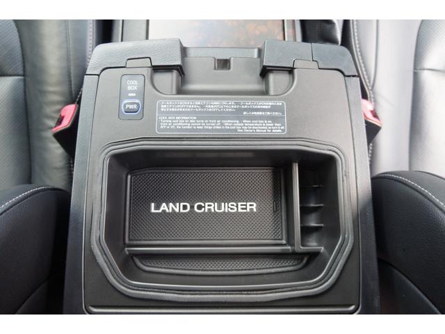ランドクルーザー ＺＸ　ＨＩＤ　黒革シート　１・２列ヒーター＋Ｆベンチレーション　純正ＨＤＤナビ＋地デジ　３６０°カメラ　後席電動スライド　電動格納３ｒｄシート　電動Ｒゲート　オートライト　チルト＆スライディングガラスＳ／Ｒ（37枚目）