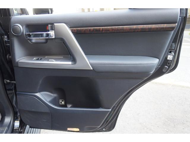 ランドクルーザー ＺＸ　ＨＩＤ　黒革シート　１・２列ヒーター＋Ｆベンチレーション　純正ＨＤＤナビ＋地デジ　３６０°カメラ　後席電動スライド　電動格納３ｒｄシート　電動Ｒゲート　オートライト　チルト＆スライディングガラスＳ／Ｒ（40枚目）