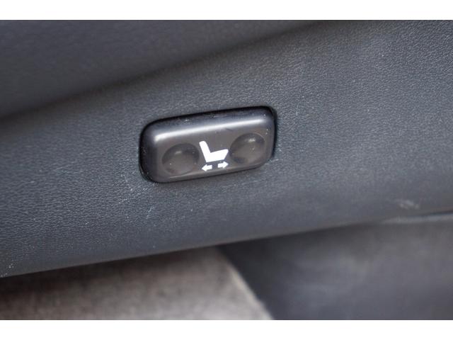 ランドクルーザー ＺＸ　ＨＩＤ　黒革シート　１・２列ヒーター＋Ｆベンチレーション　純正ＨＤＤナビ＋地デジ　３６０°カメラ　後席電動スライド　電動格納３ｒｄシート　電動Ｒゲート　オートライト　チルト＆スライディングガラスＳ／Ｒ（42枚目）