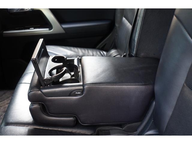 ランドクルーザー ＺＸ　ＨＩＤ　黒革シート　１・２列ヒーター＋Ｆベンチレーション　純正ＨＤＤナビ＋地デジ　３６０°カメラ　後席電動スライド　電動格納３ｒｄシート　電動Ｒゲート　オートライト　チルト＆スライディングガラスＳ／Ｒ（43枚目）