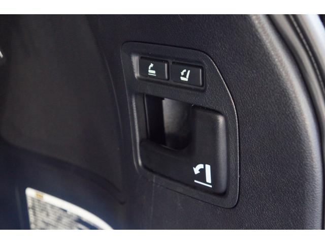 ランドクルーザー ＺＸ　ＨＩＤ　黒革シート　１・２列ヒーター＋Ｆベンチレーション　純正ＨＤＤナビ＋地デジ　３６０°カメラ　後席電動スライド　電動格納３ｒｄシート　電動Ｒゲート　オートライト　チルト＆スライディングガラスＳ／Ｒ（55枚目）