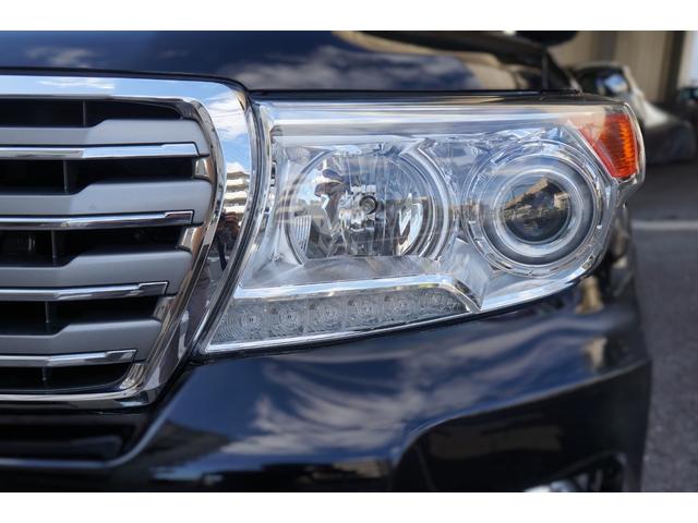 ランドクルーザー ＺＸ　ＨＩＤ　黒革シート　１・２列ヒーター＋Ｆベンチレーション　純正ＨＤＤナビ＋地デジ　３６０°カメラ　後席電動スライド　電動格納３ｒｄシート　電動Ｒゲート　オートライト　チルト＆スライディングガラスＳ／Ｒ（64枚目）
