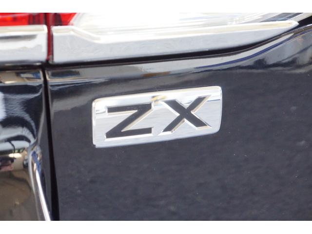 ランドクルーザー ＺＸ　ＨＩＤ　黒革シート　１・２列ヒーター＋Ｆベンチレーション　純正ＨＤＤナビ＋地デジ　３６０°カメラ　後席電動スライド　電動格納３ｒｄシート　電動Ｒゲート　オートライト　チルト＆スライディングガラスＳ／Ｒ（76枚目）