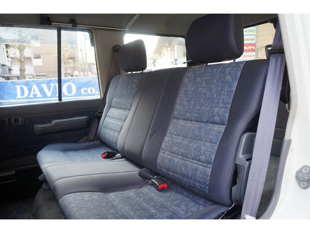 ランドクルーザー70 ZX ワンオーナー チルト&スライディングサンルーフ デフロック 背面スペアタイヤ サイドステップ パワーステアリング パワーウインドー 集中ドアロック チップアップシート マニュアルエアコン リアヒーター(15枚目)