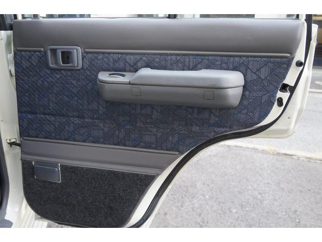 ランドクルーザー70 ZX ワンオーナー チルト&スライディングサンルーフ デフロック 背面スペアタイヤ サイドステップ パワーステアリング パワーウインドー 集中ドアロック チップアップシート マニュアルエアコン リアヒーター(34枚目)