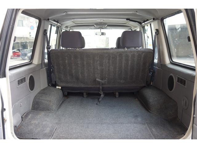 ランドクルーザー70 ZX ワンオーナー チルト&スライディングサンルーフ デフロック 背面スペアタイヤ サイドステップ パワーステアリング パワーウインドー 集中ドアロック チップアップシート マニュアルエアコン リアヒーター(41枚目)