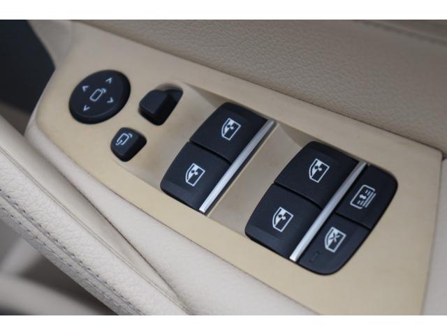 D5 S リムジン オールラッド 正規D車 LED ベージュ革+ヒーター&AC ハーマンカードン SR Sクローズ 電動トランク i-Driveナビ HUD スマートキー 全方位カメラ ACC PCS LDW LKA ミラー型ETC(27枚目)