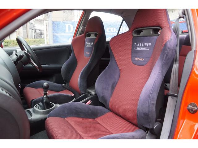 ランサー ＧＳＲエボＶＩトミーマキネンＥＤカラーリングＰ　１オーナー　Ｇｒ．Ａ三菱ワークステスト車カラーリング　ＯＭＰラリーアートステアリング　ラリーアートスポーツＥＣＵ　６速Ｍ／Ｔ　Ｆ．ａｌｃｏｎ／Ｒ．ＡＰキャリパー　ＬＳＤ　ラリーアート限定エンケイＡ／Ｗ（22枚目）