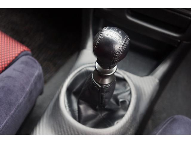 ランサー ＧＳＲエボＶＩトミーマキネンＥＤカラーリングＰ　１オーナー　Ｇｒ．Ａ三菱ワークステスト車カラーリング　ＯＭＰラリーアートステアリング　ラリーアートスポーツＥＣＵ　６速Ｍ／Ｔ　Ｆ．ａｌｃｏｎ／Ｒ．ＡＰキャリパー　ＬＳＤ　ラリーアート限定エンケイＡ／Ｗ（24枚目）