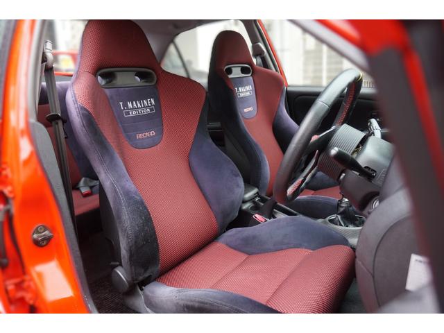 ランサー ＧＳＲエボＶＩトミーマキネンＥＤカラーリングＰ　１オーナー　Ｇｒ．Ａ三菱ワークステスト車カラーリング　ＯＭＰラリーアートステアリング　ラリーアートスポーツＥＣＵ　６速Ｍ／Ｔ　Ｆ．ａｌｃｏｎ／Ｒ．ＡＰキャリパー　ＬＳＤ　ラリーアート限定エンケイＡ／Ｗ（29枚目）