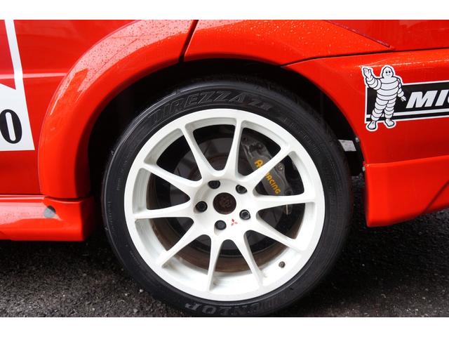 ランサー ＧＳＲエボＶＩトミーマキネンＥＤカラーリングＰ　１オーナー　Ｇｒ．Ａ三菱ワークステスト車カラーリング　ＯＭＰラリーアートステアリング　ラリーアートスポーツＥＣＵ　６速Ｍ／Ｔ　Ｆ．ａｌｃｏｎ／Ｒ．ＡＰキャリパー　ＬＳＤ　ラリーアート限定エンケイＡ／Ｗ（62枚目）