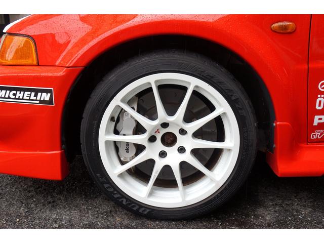 ランサー ＧＳＲエボＶＩトミーマキネンＥＤカラーリングＰ　１オーナー　Ｇｒ．Ａ三菱ワークステスト車カラーリング　ＯＭＰラリーアートステアリング　ラリーアートスポーツＥＣＵ　６速Ｍ／Ｔ　Ｆ．ａｌｃｏｎ／Ｒ．ＡＰキャリパー　ＬＳＤ　ラリーアート限定エンケイＡ／Ｗ（63枚目）