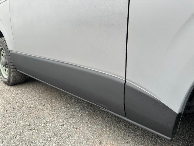 ハイエースバン スーパーＧＬ　ダークプライムＩＩ　ラプターグレー全塗装（44枚目）