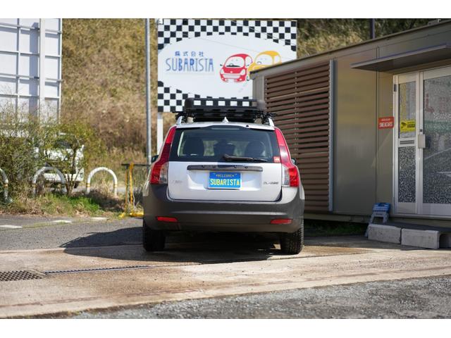 2.0クラシック SUBARISTAオリジナルカスタム VOLVO V50 キャンプ仕様 社外アルミ ラプターライナー塗装 Hellaフォグランプ 作業灯 ルーフキャリア 本革シート(7枚目)
