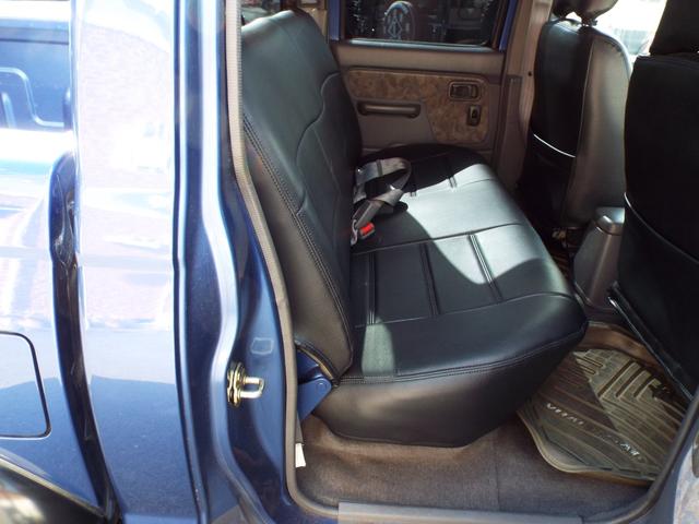 ダットサンピックアップ ダブルキャブ AXリミテッド 3200ccディーゼルエンジン 5速マニュアル車 ジャオスマッドガード(11枚目)