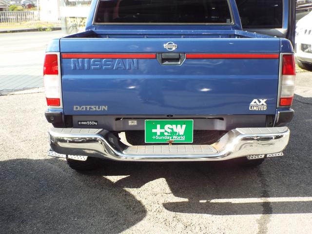 ダットサンピックアップ ダブルキャブ AXリミテッド 3200ccディーゼルエンジン 5速マニュアル車 ジャオスマッドガード(13枚目)