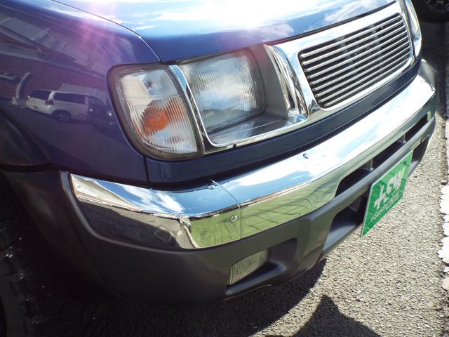 ダットサンピックアップ ダブルキャブ AXリミテッド 3200ccディーゼルエンジン 5速マニュアル車 ジャオスマッドガード(21枚目)