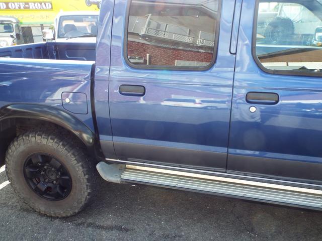 ダットサンピックアップ ダブルキャブ AXリミテッド 3200ccディーゼルエンジン 5速マニュアル車 ジャオスマッドガード(24枚目)