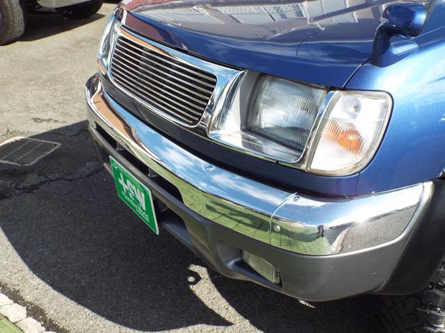 ダットサンピックアップ ダブルキャブ AXリミテッド 3200ccディーゼルエンジン 5速マニュアル車 ジャオスマッドガード(27枚目)