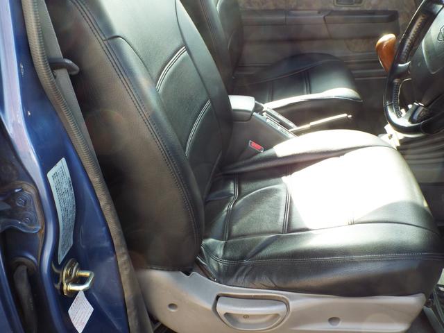 ダットサンピックアップ ダブルキャブ AXリミテッド 3200ccディーゼルエンジン 5速マニュアル車 ジャオスマッドガード(34枚目)