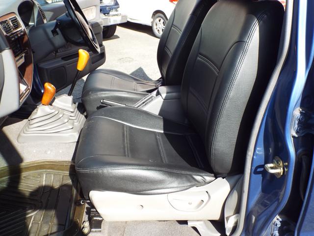 ダットサンピックアップ ダブルキャブ AXリミテッド 3200ccディーゼルエンジン 5速マニュアル車 ジャオスマッドガード(40枚目)