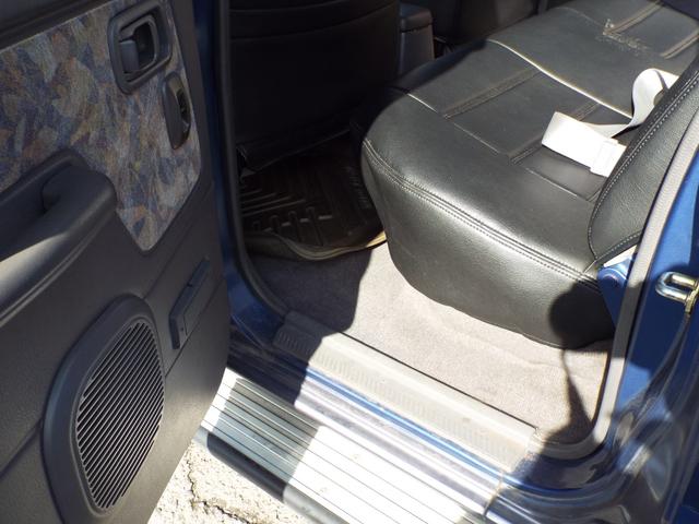 ダットサンピックアップ ダブルキャブ AXリミテッド 3200ccディーゼルエンジン 5速マニュアル車 ジャオスマッドガード(44枚目)