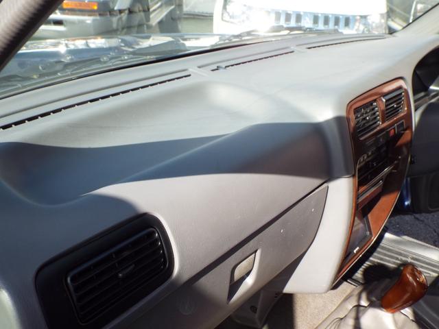 ダットサンピックアップ ダブルキャブ AXリミテッド 3200ccディーゼルエンジン 5速マニュアル車 ジャオスマッドガード(46枚目)