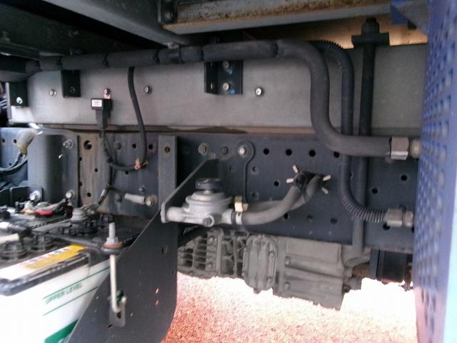エルフトラック 　冷蔵冷凍車　スタンバイ　低温設定　－３０度設定　サイド扉　２層式　２エバ　ターボ車　移送式中間仕切り板　スムーサー　２ｔ（35枚目）