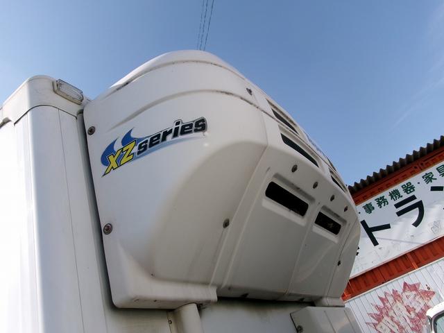 エルフトラック 　東プレ冷凍車　２ｔ　低温設定　キーストン　１０尺ボディ　サイド扉　ターボ車　スムーサー冷蔵冷凍車　－３０度設定（42枚目）