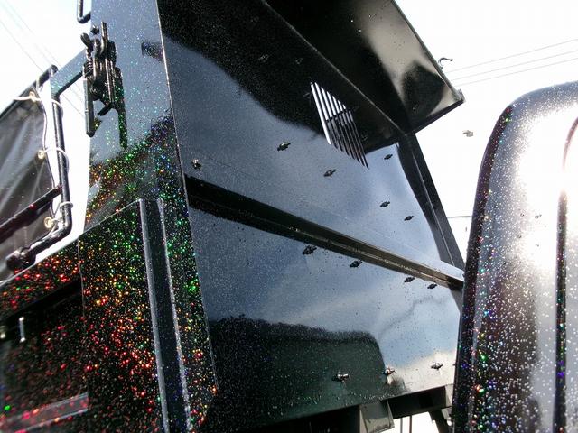 デュトロ 　ダブルキャブダンプ　６人乗り　ミッション車　ＭＴ　コボレーン　２トン　２ｔラメ塗装　メッキパーツ（12枚目）