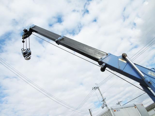 キャンター クレーン付　クレーン付平ボディ　３段ブーム　タダノ製クレーン　３方開　床鉄板　ミッション２トン　２ｔ　簡易クレーン（11枚目）