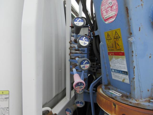 キャンター クレーン付　クレーン付平ボディ　３段ブーム　タダノ製クレーン　３方開　床鉄板　ミッション２トン　２ｔ　簡易クレーン（14枚目）