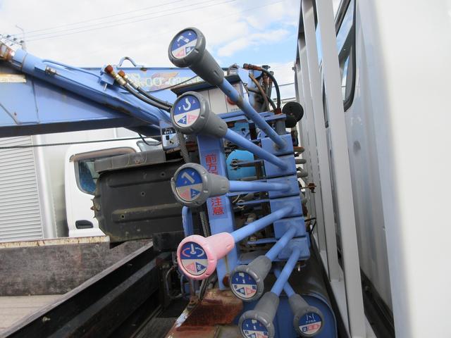 キャンター クレーン付　クレーン付平ボディ　３段ブーム　タダノ製クレーン　３方開　床鉄板　ミッション２トン　２ｔ　簡易クレーン（17枚目）