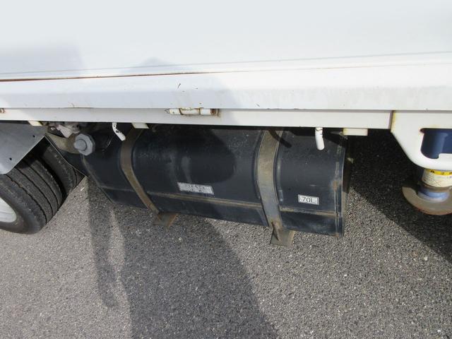 キャンター クレーン付　クレーン付平ボディ　３段ブーム　タダノ製クレーン　３方開　床鉄板　ミッション２トン　２ｔ　簡易クレーン（29枚目）