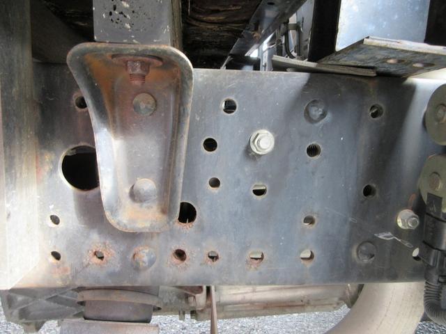 キャンター クレーン付　クレーン付平ボディ　３段ブーム　タダノ製クレーン　３方開　床鉄板　ミッション２トン　２ｔ　簡易クレーン（35枚目）