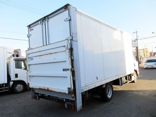 エルフトラック 　アルミバン　５ｍボディ　ワイドロング　ＰＧ付　パワーゲート　サイド扉　ラッシング２段　２ｔ　２トン車　ターボ車　ミッション　ＭＴ車　日本フルハーフ製（6枚目）