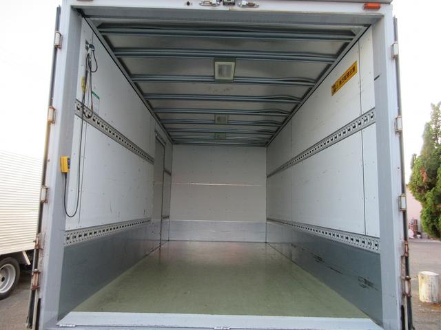 エルフトラック 　アルミバン　５ｍボディ　ワイドロング　ＰＧ付　パワーゲート　サイド扉　ラッシング２段　２ｔ　２トン車　ターボ車　ミッション　ＭＴ車　日本フルハーフ製（9枚目）