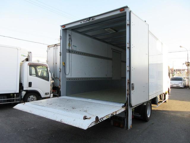 エルフトラック 　アルミバン　５ｍボディ　ワイドロング　ＰＧ付　パワーゲート　サイド扉　ラッシング２段　２ｔ　２トン車　ターボ車　ミッション　ＭＴ車　日本フルハーフ製（14枚目）