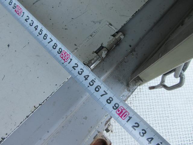 エルフトラック 　アルミバン　５ｍボディ　ワイドロング　ＰＧ付　パワーゲート　サイド扉　ラッシング２段　２ｔ　２トン車　ターボ車　ミッション　ＭＴ車　日本フルハーフ製（17枚目）