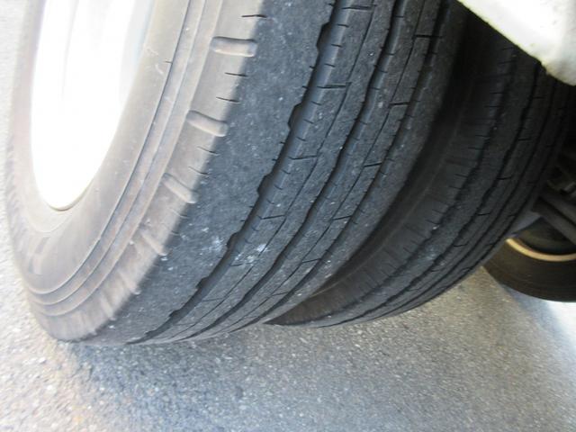 エルフトラック 　アルミバン　５ｍボディ　ワイドロング　ＰＧ付　パワーゲート　サイド扉　ラッシング２段　２ｔ　２トン車　ターボ車　ミッション　ＭＴ車　日本フルハーフ製（35枚目）