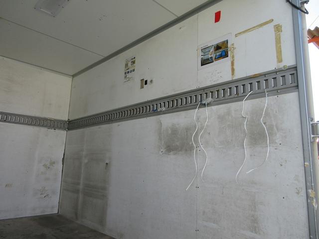 アトラストラック 　バン　トラック　オートマ　ＡＴ車　ラッシング　積載１．２５　総重量３７６５Ｋｇディーゼル　バックカメラ　２トン　２ｔ（9枚目）