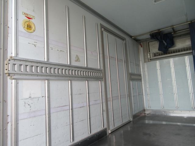 エルフトラック 冷蔵冷凍車 低温設定 -30度設定 両側サイド扉 ラッシング 菱重製 ミッション MT 床ステン 総重量4945Kg2トン 2t車(16枚目)