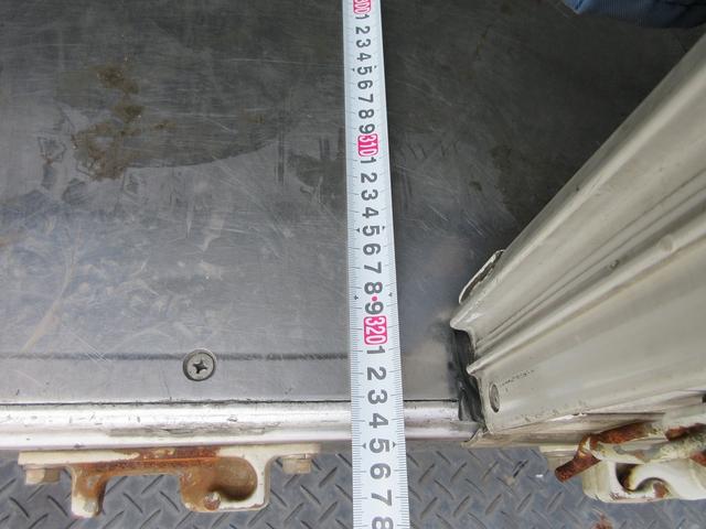 エルフトラック 冷蔵冷凍車 低温設定 -30度設定 両側サイド扉 ラッシング 菱重製 ミッション MT 床ステン 総重量4945Kg2トン 2t車(20枚目)