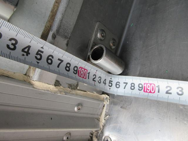 エルフトラック 冷蔵冷凍車 低温設定 -30度設定 両側サイド扉 ラッシング 菱重製 ミッション MT 床ステン 総重量4945Kg2トン 2t車(22枚目)