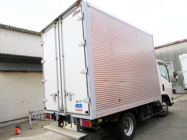 エルフトラック 　アルミバン　２ｔ　２トン　ミッション　ＭＴ車　ラッシング２段　車両総重量４６６５Ｋｇ　日本フルハーフ製　内高２１２（6枚目）