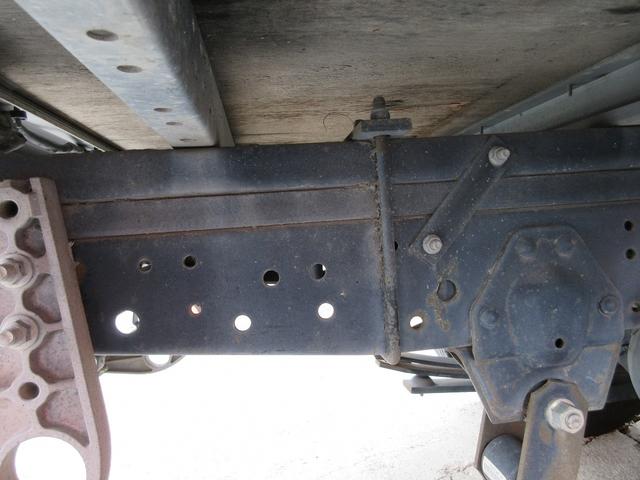 エルフトラック 　アルミバン　２ｔ　２トン　ミッション　ＭＴ車　ラッシング２段　車両総重量４６６５Ｋｇ　日本フルハーフ製　内高２１２（34枚目）