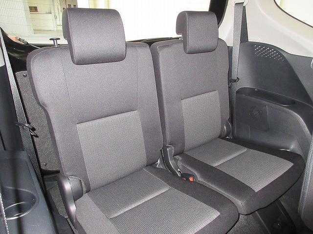 シエンタ Ｇ　セーフティーエディションＩＩ　フルセグ　メモリーナビ　ＤＶＤ再生　バックカメラ　衝突被害軽減システム　ＥＴＣ　両側電動スライド　ＬＥＤヘッドランプ　乗車定員７人　３列シート　ワンオーナー　アイドリングストップ（6枚目）