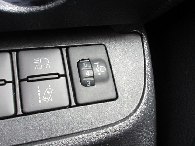 シエンタ Ｇ　セーフティーエディションＩＩ　フルセグ　メモリーナビ　ＤＶＤ再生　バックカメラ　衝突被害軽減システム　ＥＴＣ　両側電動スライド　ＬＥＤヘッドランプ　乗車定員７人　３列シート　ワンオーナー　アイドリングストップ（11枚目）